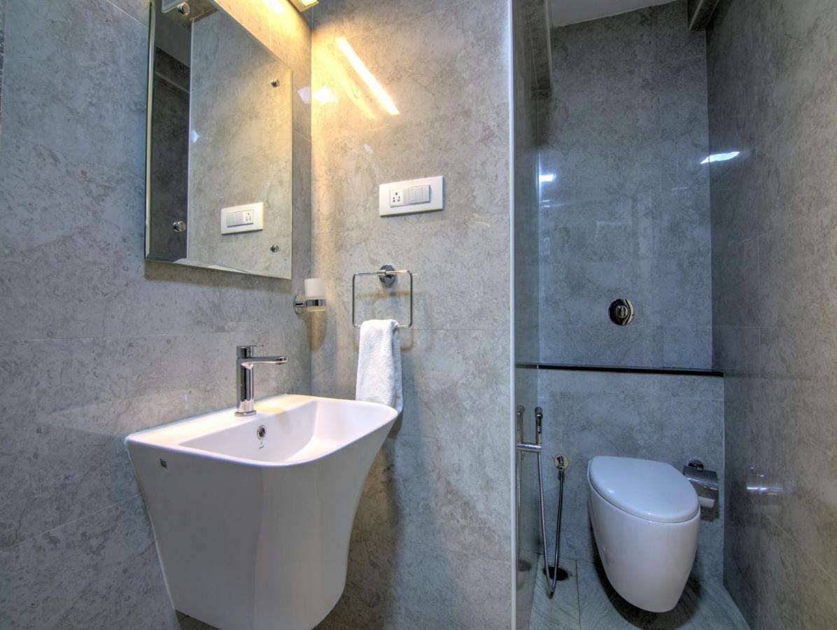 Sunshine Suites Grand Deluxe Bangalore Exterior foto